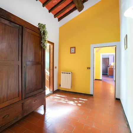 Holiday home 2 Bedroom In Dicomano
